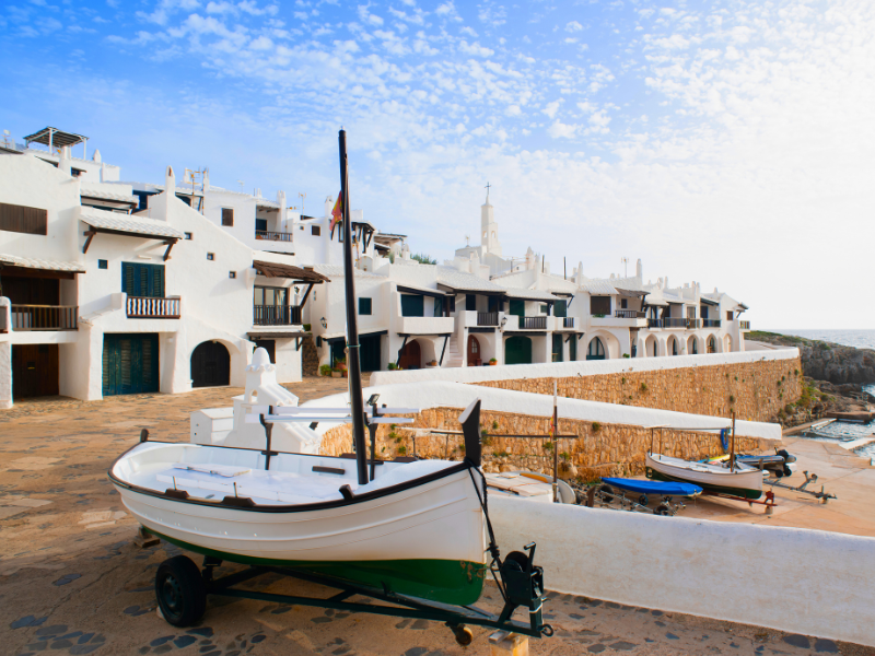 Le migliori cose da fare a Minorca nel 2026 - Passeggiata a Binibeca Vell