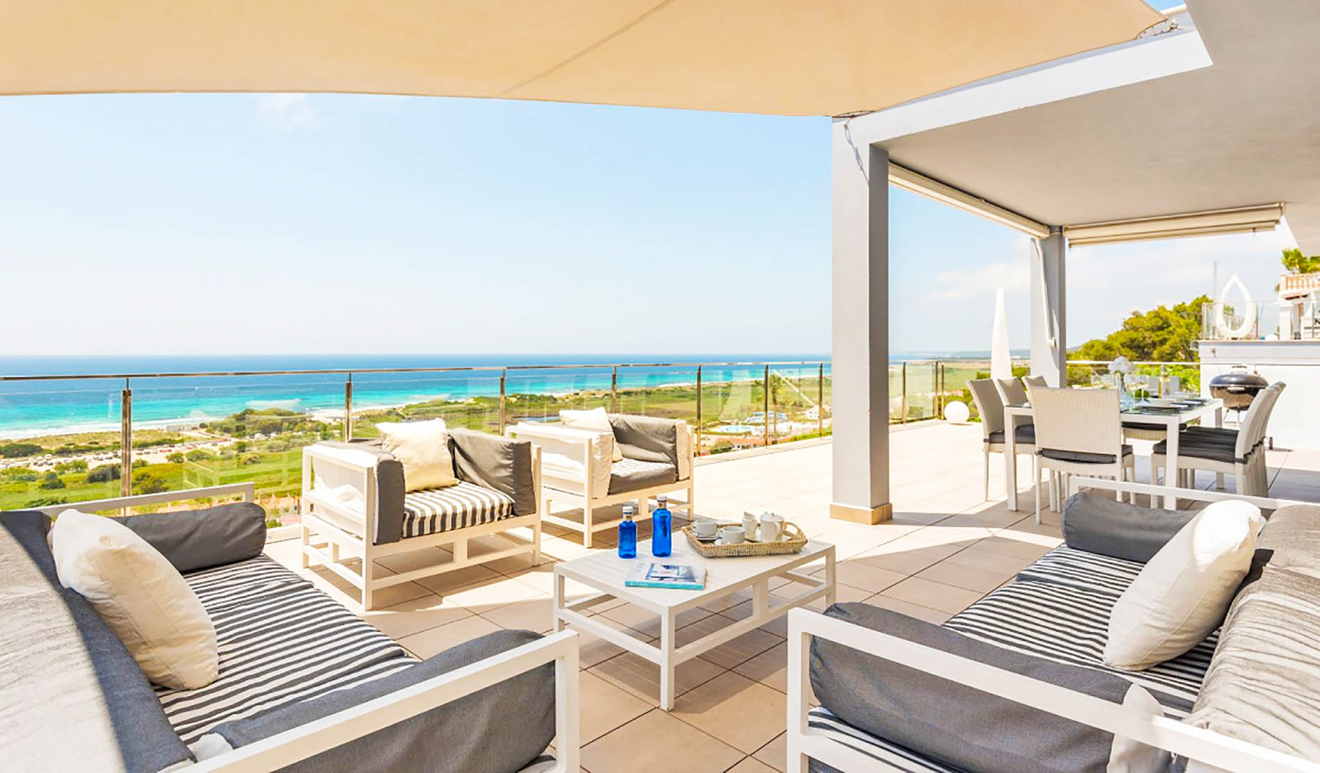 Villa vicino a Son Bou con vista mare