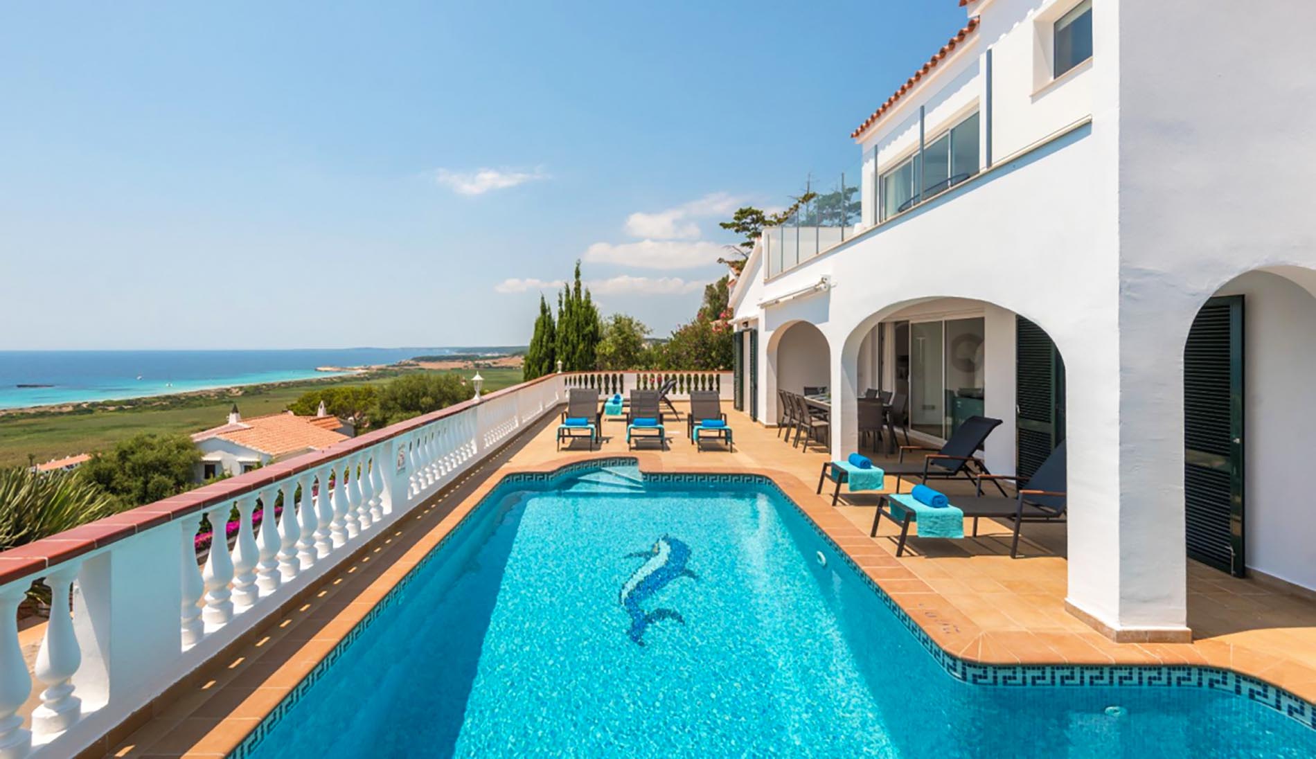 Villa vicino a Son Bou con vista mare
