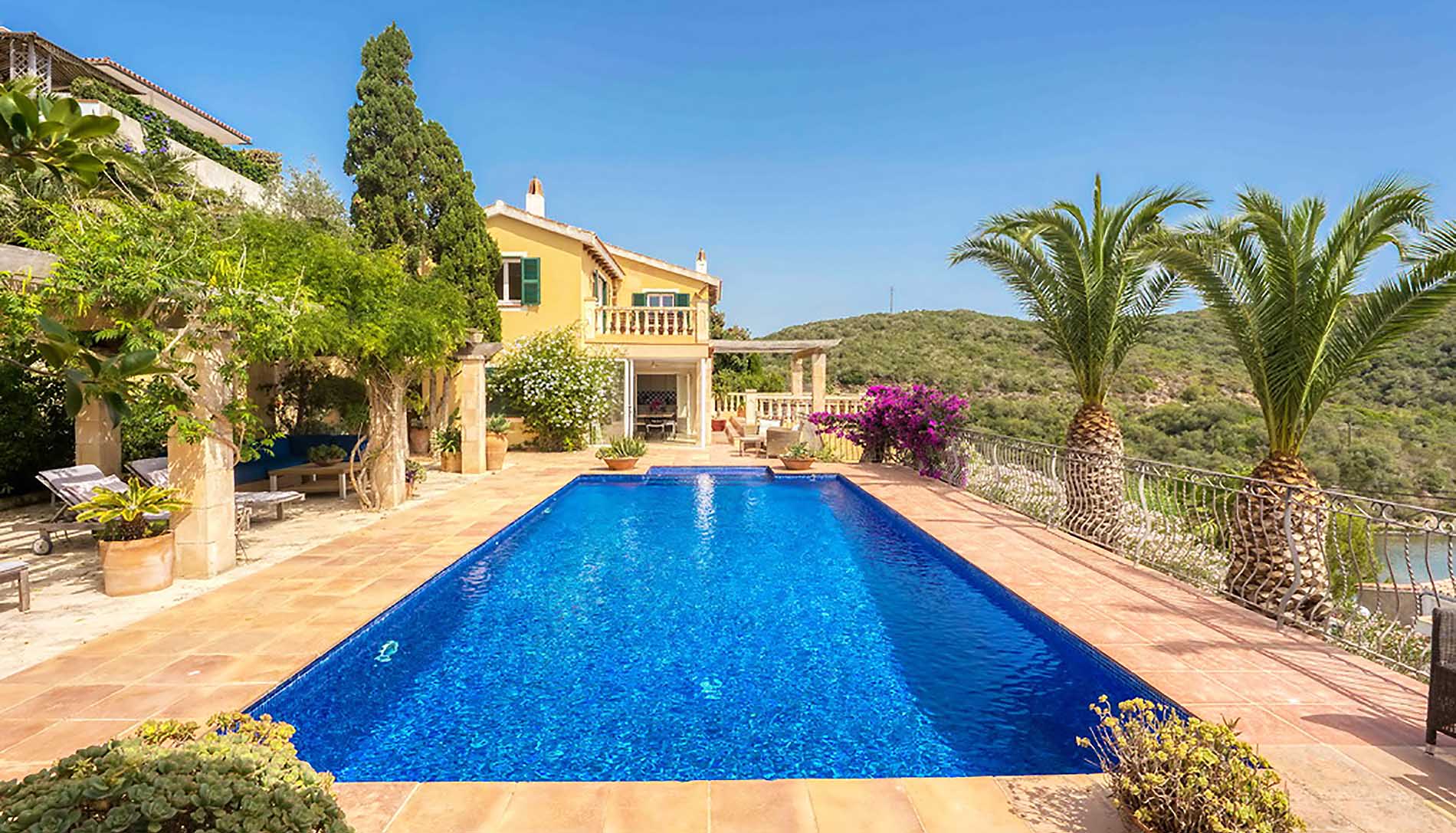 Ville con piscina nel porto di Mahon